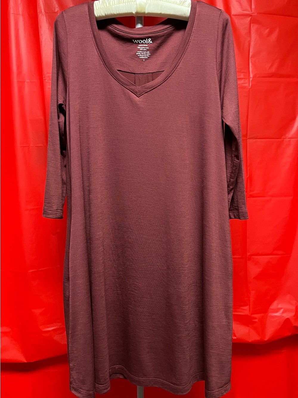 Wool& Soft V-Neck Long Sleeve Dress in Burgundy